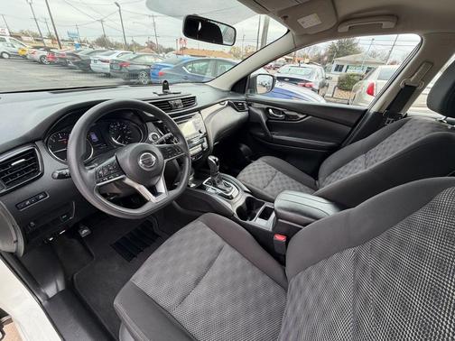 2017 Nissan Rogue Sport SV