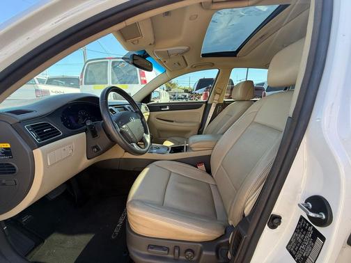 2013 Hyundai Genesis 3.8