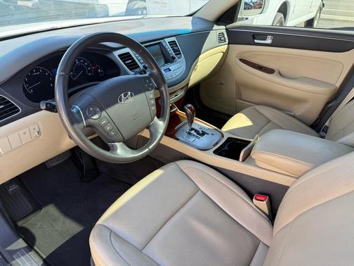 2013 Hyundai Genesis 3.8