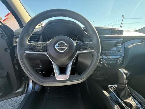 2017 Nissan Rogue Sport SV
