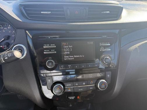2017 Nissan Rogue Sport SV