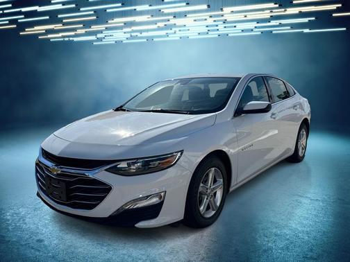 White 2023 Chevrolet Malibu 1LT