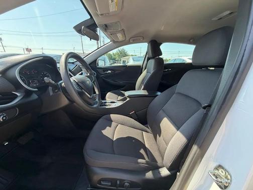 White 2023 Chevrolet Malibu 1LT