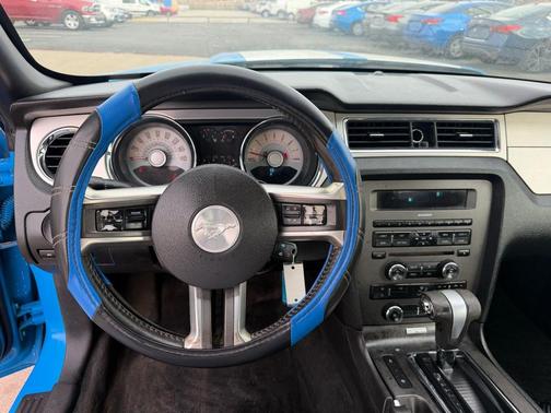 2012 Ford Mustang V6 Premium