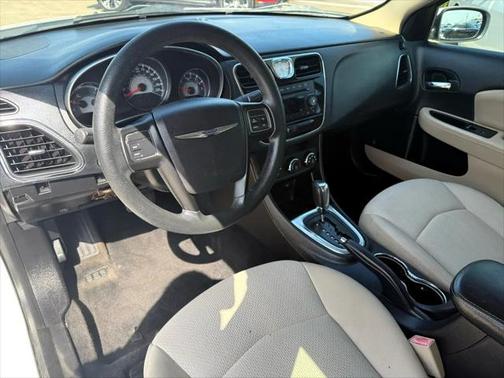 2013 Chrysler 200 LX