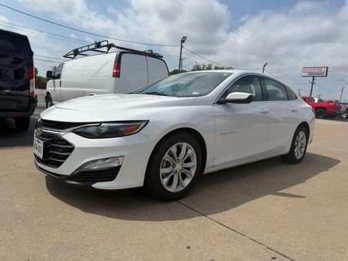 White 2024 Chevrolet Malibu 1LT