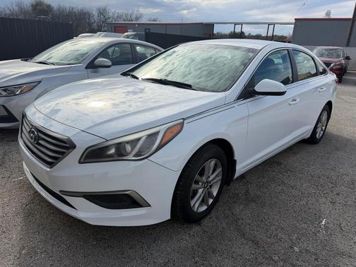 2017 Hyundai SONATA SE