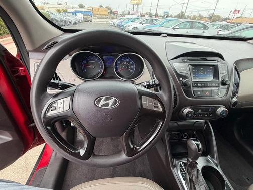 2015 Hyundai TUCSON SE
