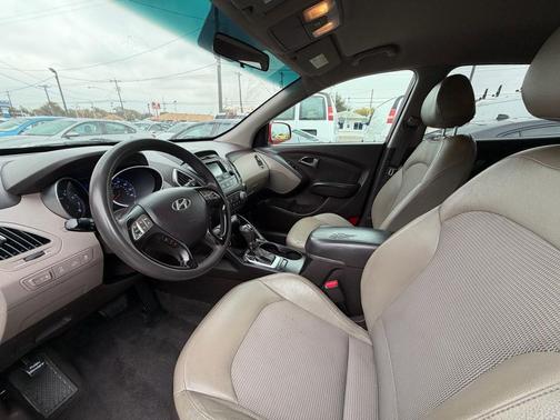 2015 Hyundai TUCSON SE