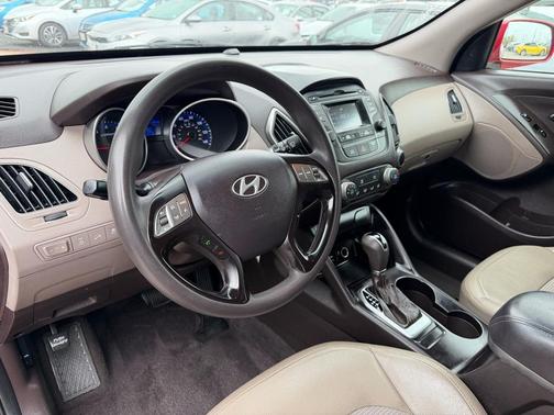 2015 Hyundai TUCSON SE