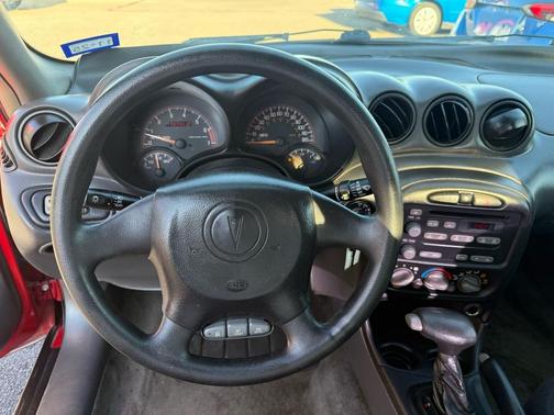 2003 Pontiac Grand Am SE1 sedan