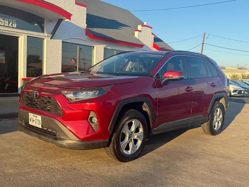 2020 Toyota RAV4 XLE
