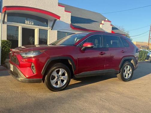 2020 Toyota RAV4 XLE