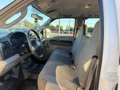 2005 Ford F-250 XLT Crew Cab