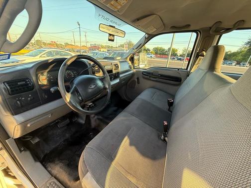 2005 Ford F-250 XLT Crew Cab