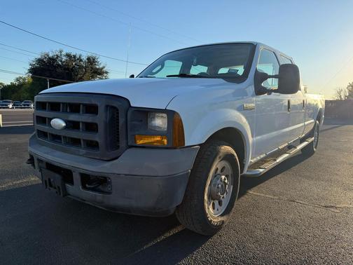 2005 Ford F-250 XLT Crew Cab