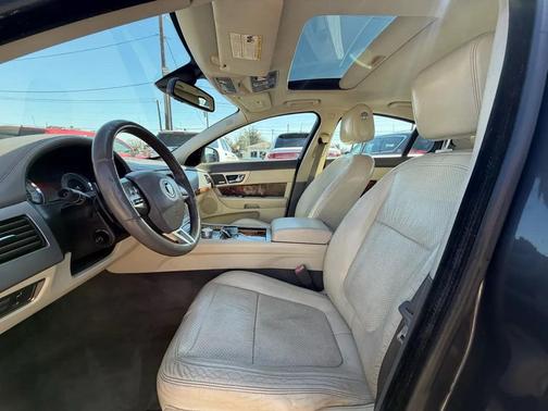 2010 Jaguar XF Premium Luxury