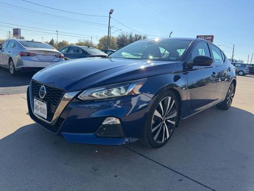 2022 Nissan Altima 2.5 SR
