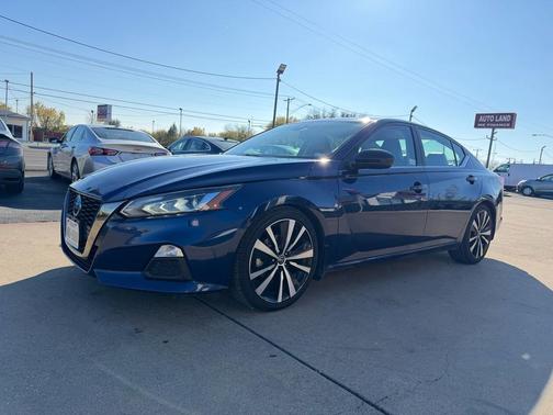 2022 Nissan Altima 2.5 SR