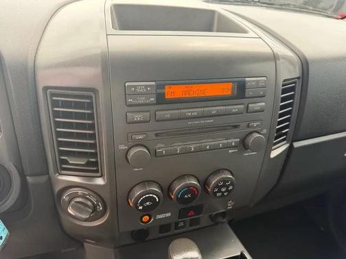 White 2007 Nissan Titan SE Crew Cab