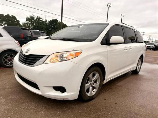 2011 Toyota Sienna LE