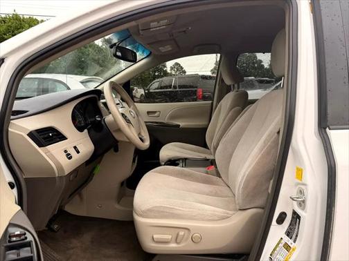 2011 Toyota Sienna LE