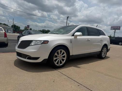White 2015 Lincoln MKT EcoBoost