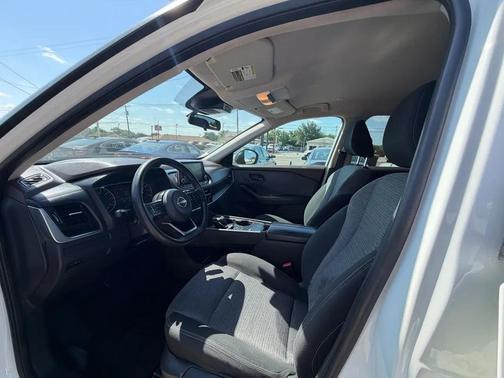 White 2022 Nissan Rogue S