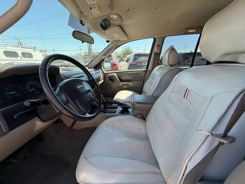 2004 Jeep Grand Cherokee Laredo