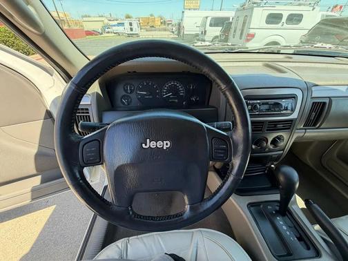 2004 Jeep Grand Cherokee Laredo