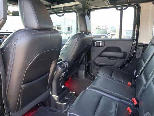 Black Clearcoat 2019 Jeep Wrangler Unlimited Sahara