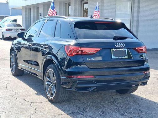 Mythos Black Metallic 2021 Audi Q3 45 S line Premium