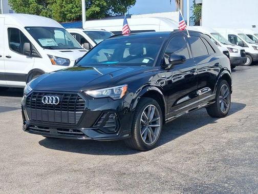 Mythos Black Metallic 2021 Audi Q3 45 S line Premium