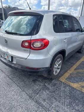 Reflex Silver Metallic 2010 Volkswagen Tiguan S