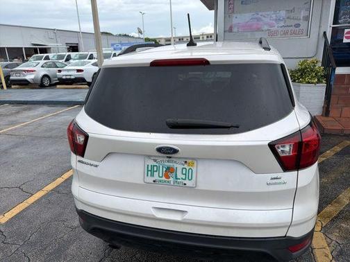 White Platinum Clearcoat Metallic 2019 Ford Escape SE