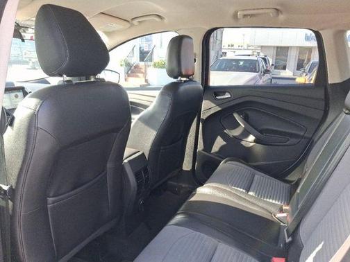 White Platinum Clearcoat Metallic 2019 Ford Escape SE