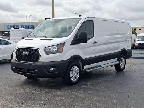 Oxford White 2025 Ford Transit-250 Base