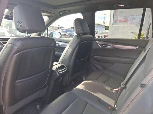 Stellar Black Metallic 2023 Cadillac XT6 Luxury FWD