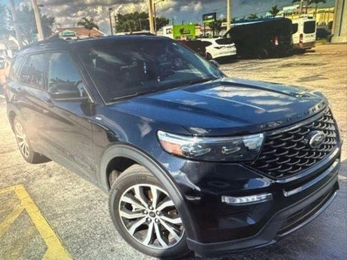 Black Metallic 2025 Ford Explorer ST-Line