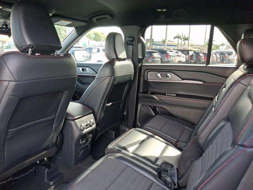 Black Metallic 2025 Ford Explorer ST-Line