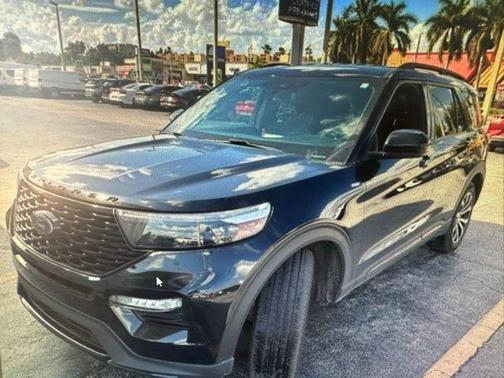 Black Metallic 2025 Ford Explorer ST-Line