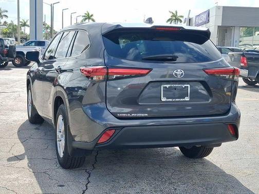 Magnetic Gray Metallic 2021 Toyota Highlander L