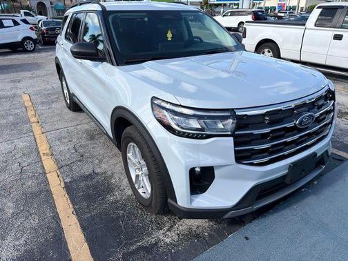 White Metallic 2025 Ford Explorer Active