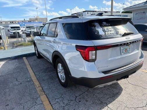 White Metallic 2025 Ford Explorer Active