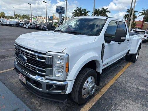 Oxford White 2023 Ford F-450 XLT