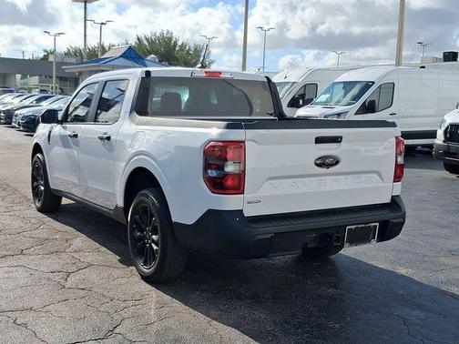 Oxford White 2024 Ford Maverick XLT