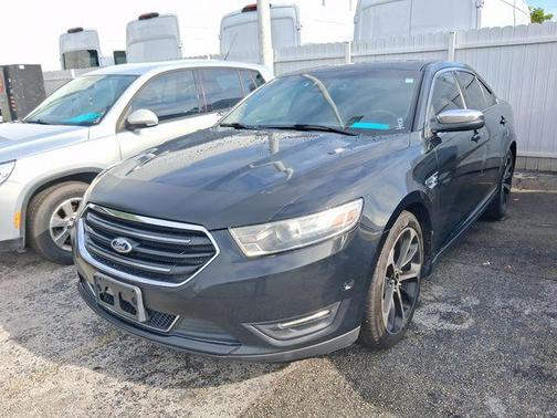 Tuxedo Black Metallic 2014 Ford Taurus Limited