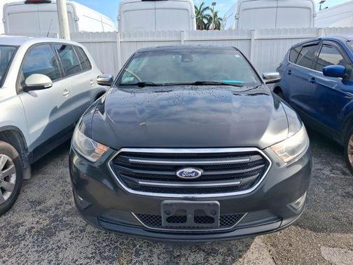 Tuxedo Black Metallic 2014 Ford Taurus Limited