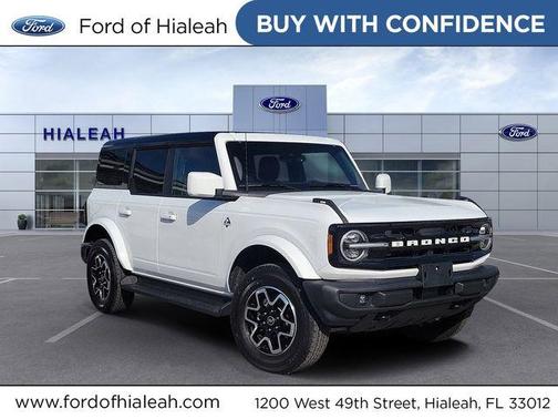 Oxford White 2025 Ford Bronco Outer Banks