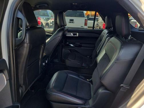 White Metallic 2023 Ford Explorer ST-Line